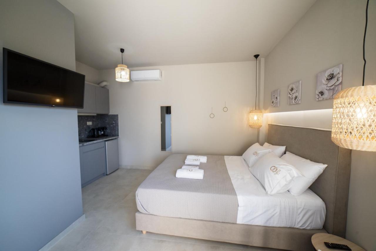 Theros Suites Dhiminio Екстериор снимка