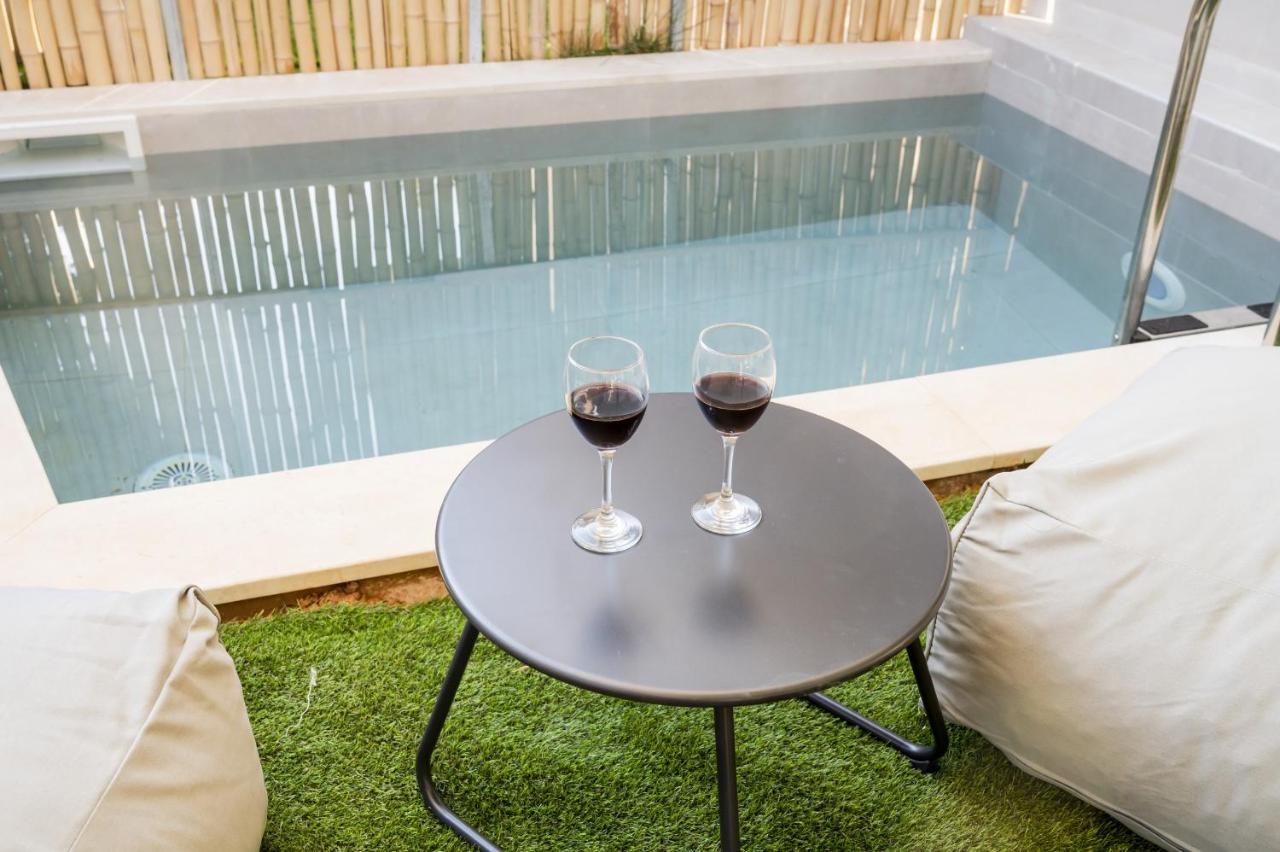 Theros Suites Dhiminio Екстериор снимка