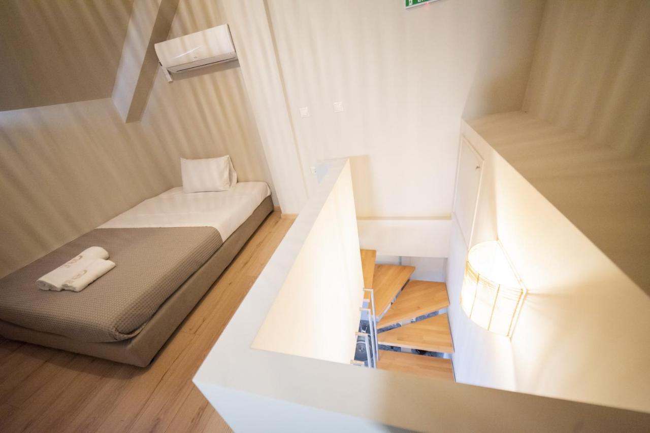 Theros Suites Dhiminio Екстериор снимка