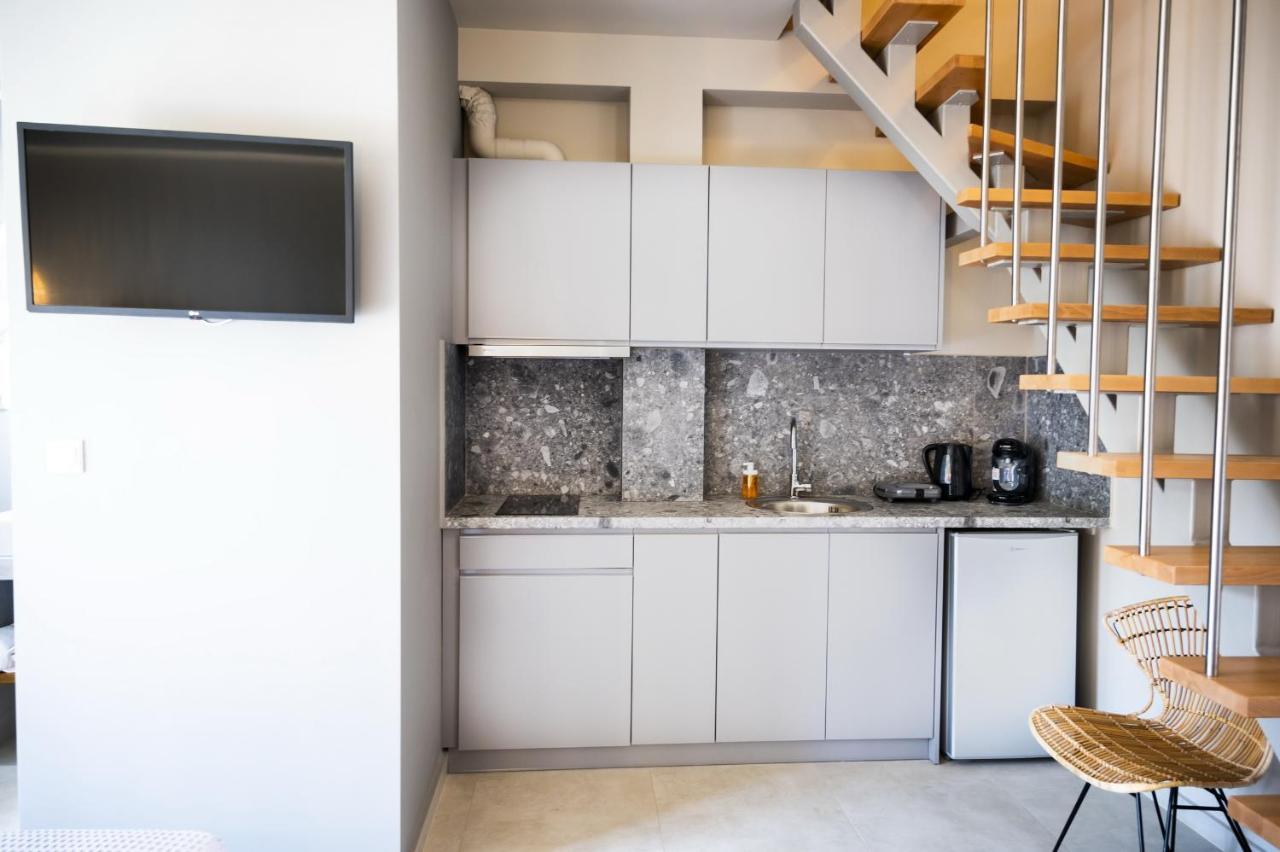 Theros Suites Dhiminio Екстериор снимка