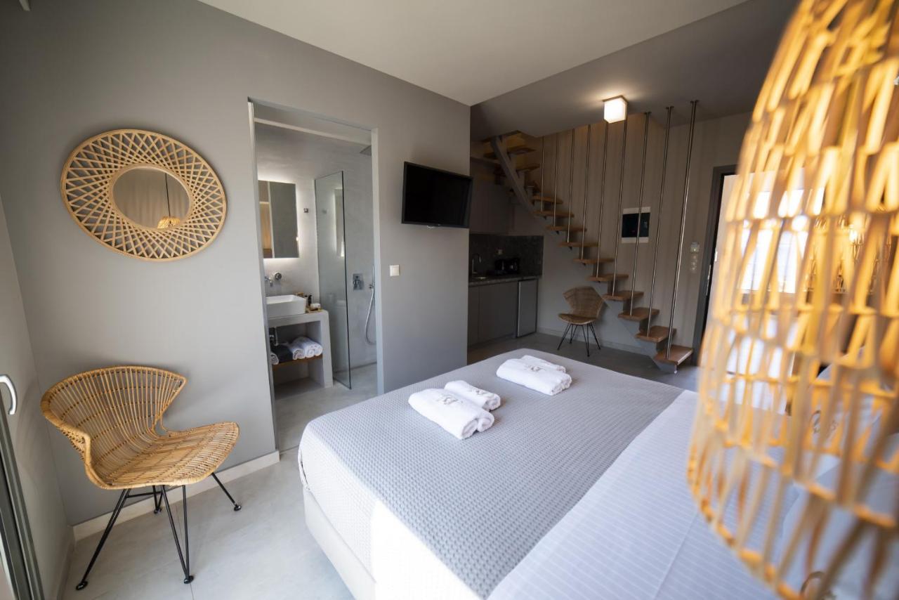 Theros Suites Dhiminio Екстериор снимка