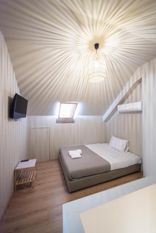 Theros Suites Dhiminio Екстериор снимка